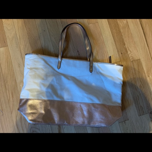 4/$30- Victoria’s Secret Rose Gold Tote Bag - Picture 3 of 4